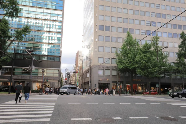 arcade Shinsaibashi alışveriş insanlar dükkanında.