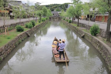 Kurashiki Nehri boyunca tarihsel bir seyir