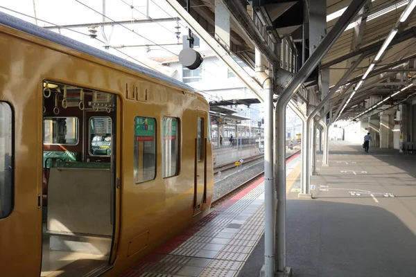 Batı Japonya demiryolu şirketi yerel tren