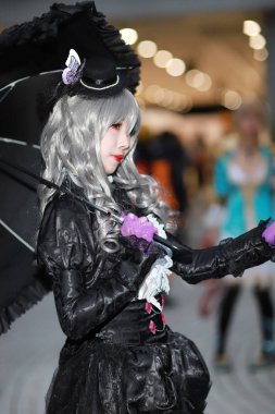 kimliği belirsiz Japon anime cosplay poz, 2018