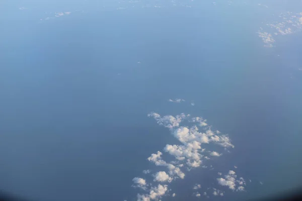 Luftaufnahme Des Flugzeugfensters Das Nach Unten Schaut Landen — Stockfoto