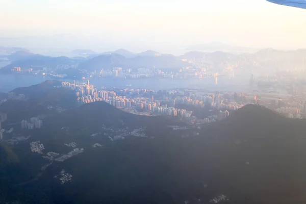 Vista Aérea Janela Plana Olhando Para Baixo Para Aterrar — Fotografia de Stock