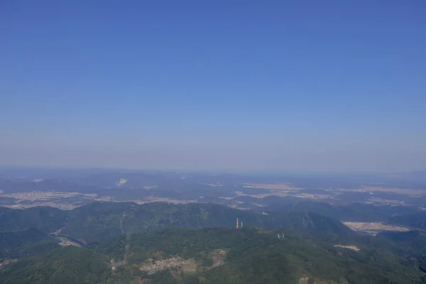 Pemandangan Kota Jepang Melalui Jendela — Stok Foto