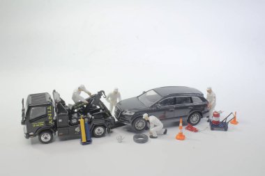 tow truc ile işçi figür