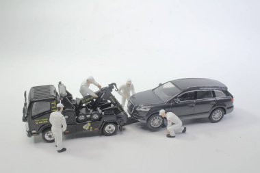 tow truc ile işçi figür