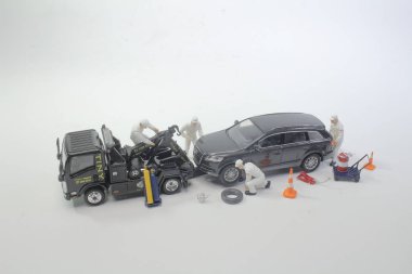 tow truc ile işçi figür