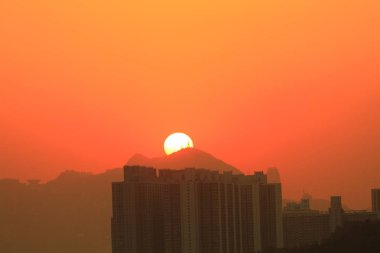 güneşin yıl 2010 Aralık sonunda ayarla