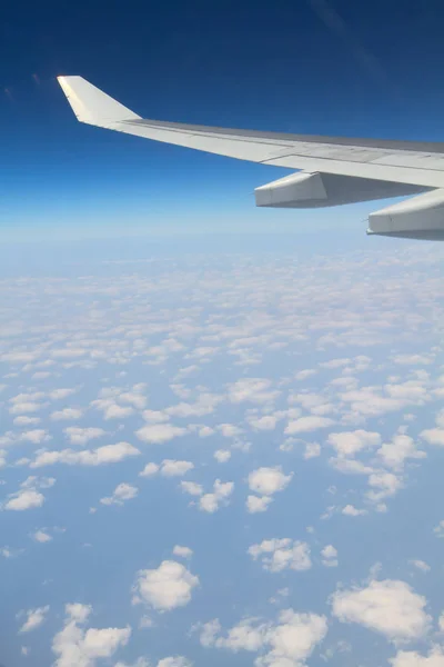 Een Wolken Lucht Zoals Gezien Door Raam — Stockfoto