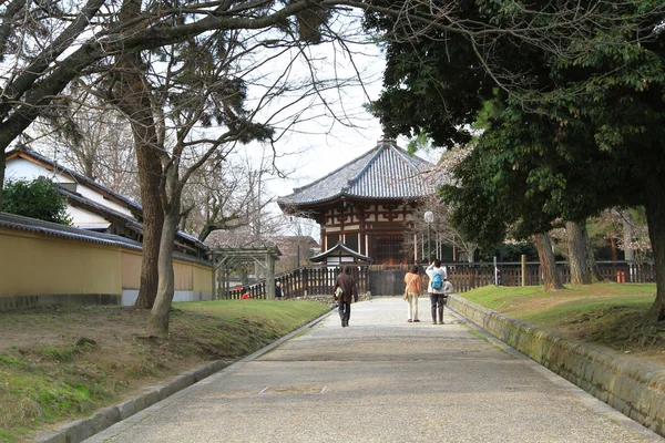 日本の春に奈良の興寺 — ストック写真