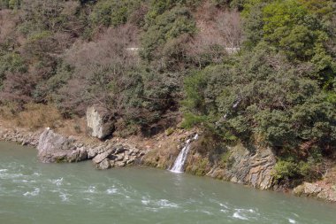 Kyoto, Arashiyama nehir dışında tren