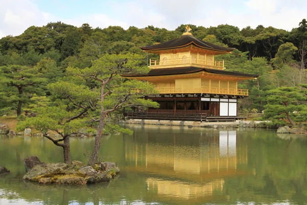 Золотой Павильон Храм Кинкакудзи Киото Япония — стоковое фото