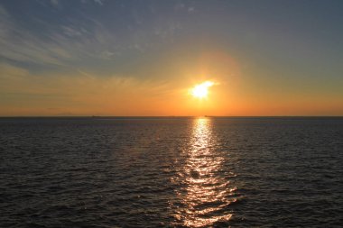deniz manzaralı bir gün batımı Tung Chung