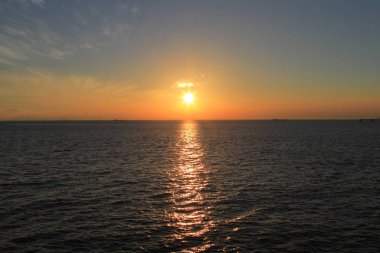 deniz manzaralı bir gün batımı Tung Chung