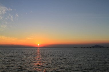 deniz manzaralı bir gün batımı Tung Chung