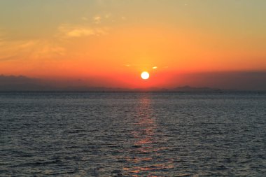deniz manzaralı bir gün batımı Tung Chung