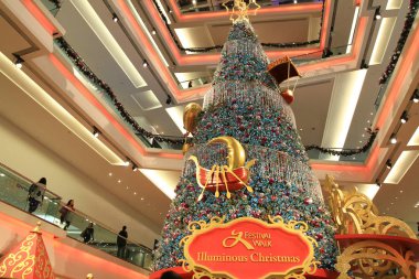 Noel ağacı 2010 Festivali yürüyüş alışveriş merkezinde