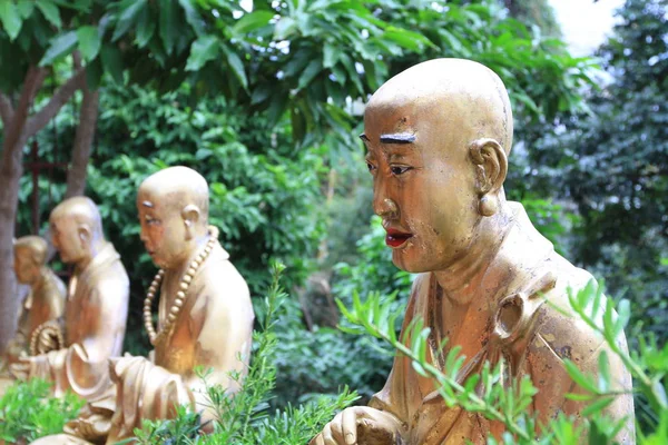 Монастырь Десяти Тысяч Будд Тинь — стоковое фото