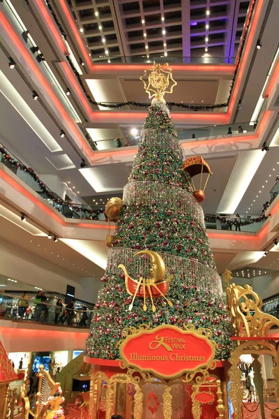 Χριστουγεννιάτικο Δέντρο Στο Φεστιβάλ Περπατήστε Mall Στο 2010 — Φωτογραφία Αρχείου