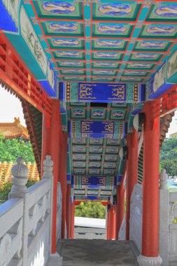 Western Manastırı, arazi işareti manastırda hk