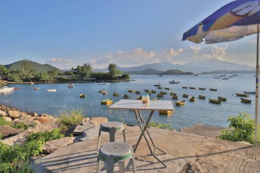 bir seyahat ve sakin ol. tai po