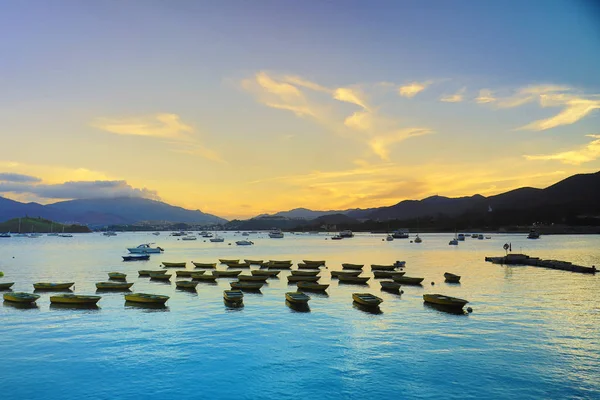 Tai Mei Tuk, Hong Kon içinde deniz günbatımı