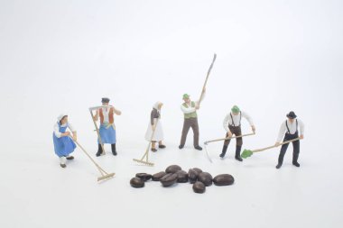 kahve çekirdekleri ile bir mini emekçilerin.