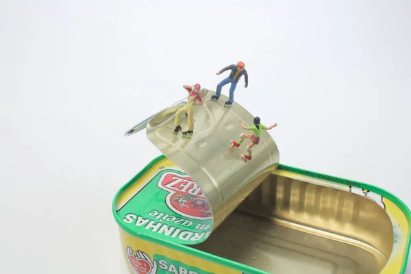 Mini Rollschuhfiguren Auf Der Dose — Stockfoto
