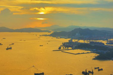 Taş kesiciler konteyner terminal Hk por köprü