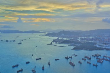 Taş kesiciler konteyner terminal Hk por köprü