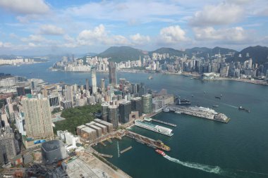 Yolcu gemisi ve Victoria harbo İskelesi