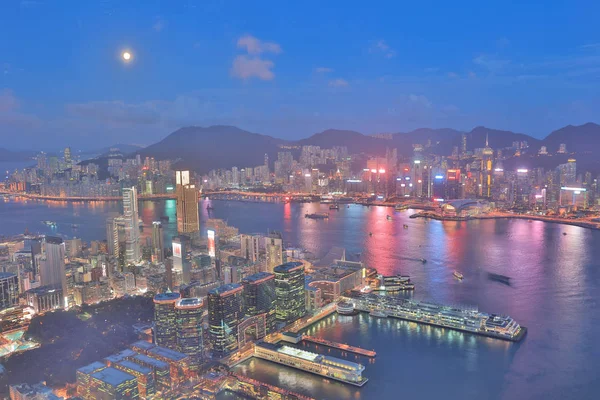 Skyline Von Hongkong Bei Nacht Mit Dem Mond — Stockfoto