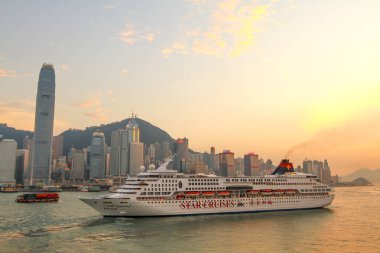 Hong Kong City Victoria Harbour silüeti.