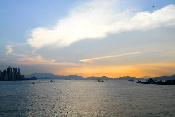 Hong Kong Tsim Sha Tsui Görüldüğü Gibi Adası Alacakaranlıkta Manzarası — Stok fotoğraf