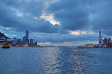 Victoria harbour view ve Hong Kong skylin