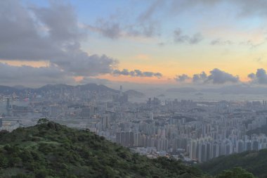 Fei stgo shan Kowloon Peak cityscape silueti.