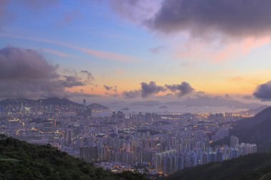 Fei stgo shan Kowloon Peak cityscape silueti.