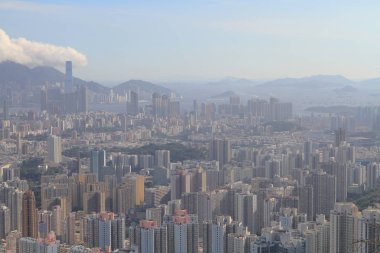 West Kowloon yan Kowloon manzarası