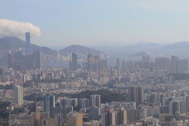 West Kowloon yan Kowloon manzarası