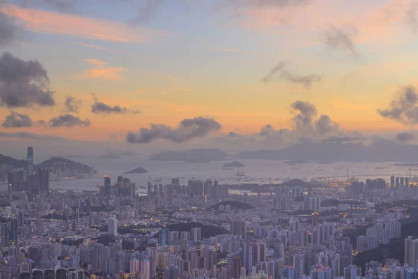 Fei stgo shan Kowloon Peak cityscape silueti.