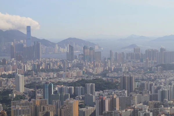 West Kowloon yan Kowloon manzarası