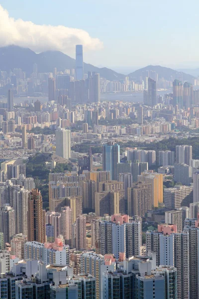 West Kowloon yan Kowloon manzarası