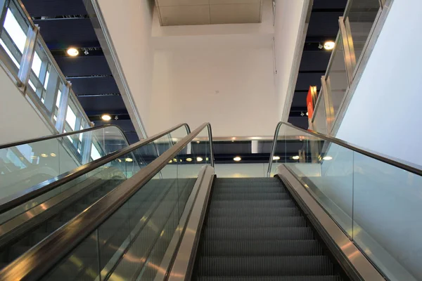 Escalera Mecánica Una Estación —  Fotos de Stock