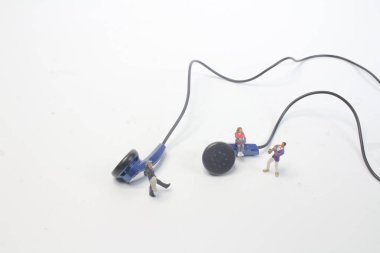 kulaklık okumakta küçük rakam 