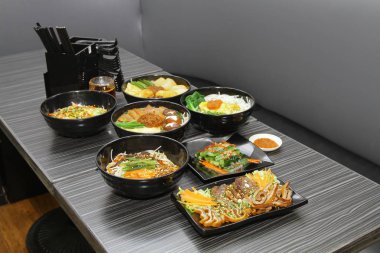 sergilenen bu soğuk yemeğin Çin stili