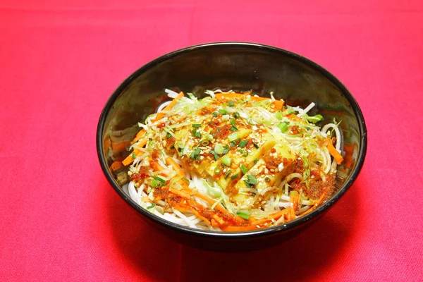 Pirinç şehriye çorbası, Yunnan kase