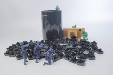 eğlenceli mini figür asker sergilenen bir