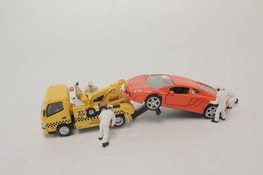 küçük bir İşçi chrashed de tamir