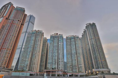 Orta sınıf apartments west kowloon adlı