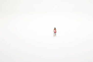 kırık bacak ve tekerlek chai figürü