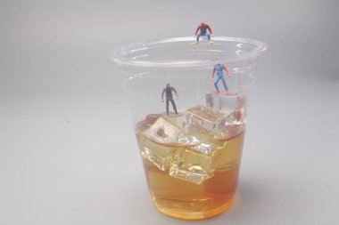 küçük dalgıçlar buz Kupası